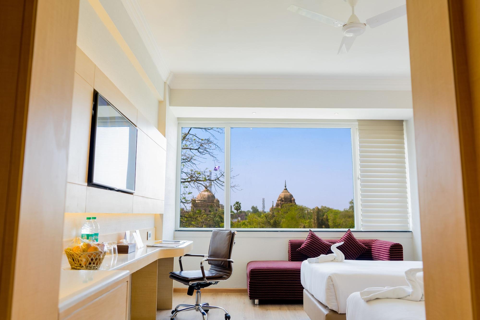 Gemini Continental, Hazratganj Hotel Lucknow Exterior photo
