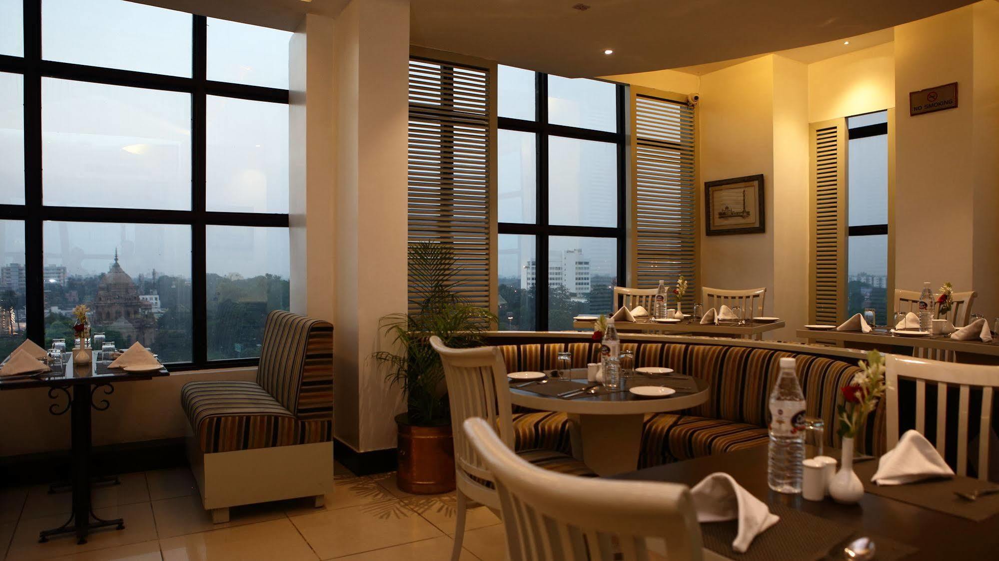 Gemini Continental, Hazratganj Hotel Lucknow Exterior photo